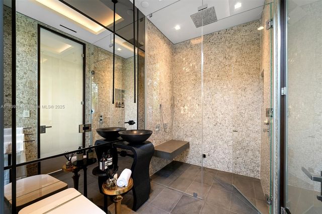 790 Lake Rd, Miami, FL 33137