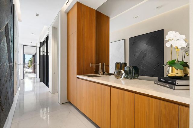 790 Lake Rd, Miami, FL 33137