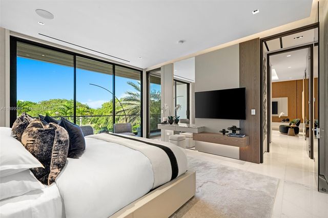 790 Lake Rd, Miami, FL 33137