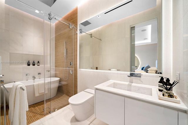 790 Lake Rd, Miami, FL 33137