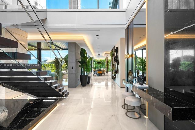 790 Lake Rd, Miami, FL 33137