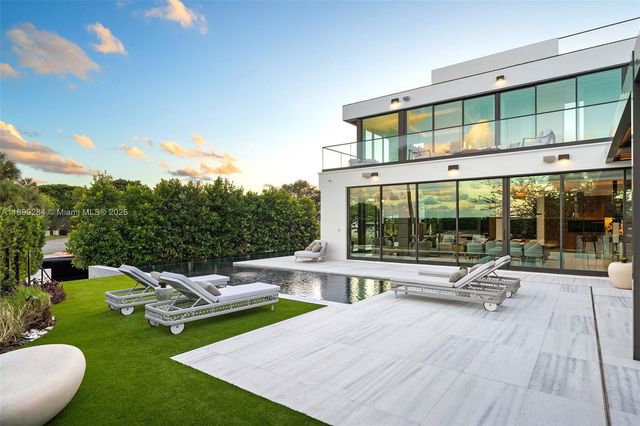 790 Lake Rd, Miami, FL 33137