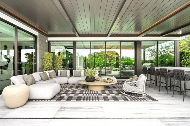 790 Lake Rd, Miami, FL 33137