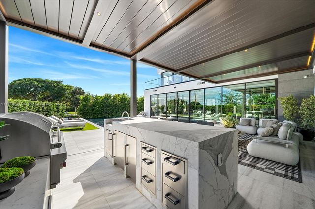 790 Lake Rd, Miami, FL 33137