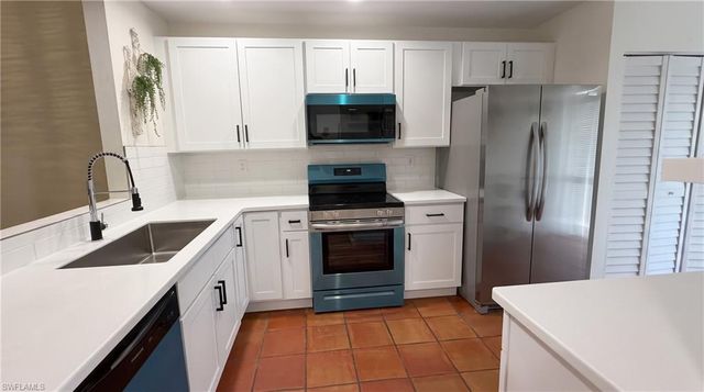 1826 Kings Lake BLVD 203, Naples, FL 34112