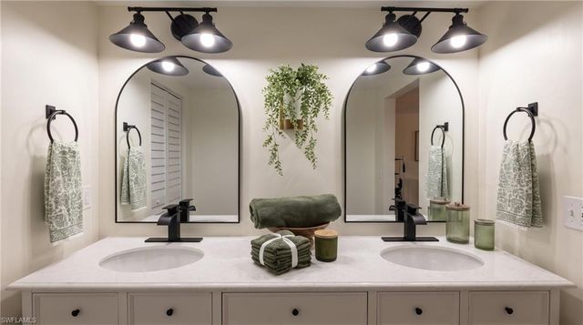 1826 Kings Lake BLVD 203, Naples, FL 34112
