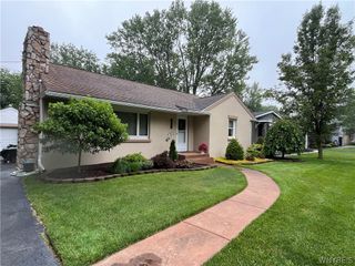 7635 Arnold Drive, Wheatfield, NY 14120