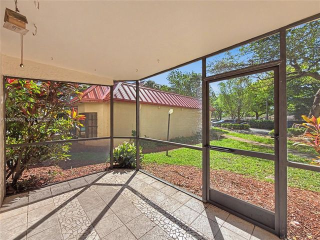 7451 NW 16th Street 110, Plantation, FL 33313