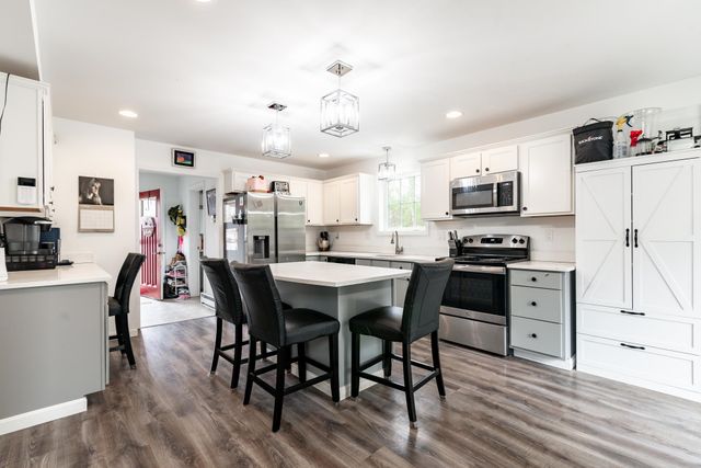 10 Norway Plains Road, Rochester, NH 03868