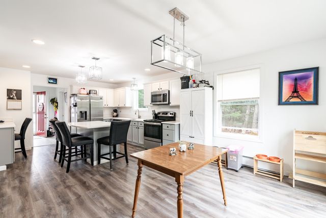 10 Norway Plains Road, Rochester, NH 03868