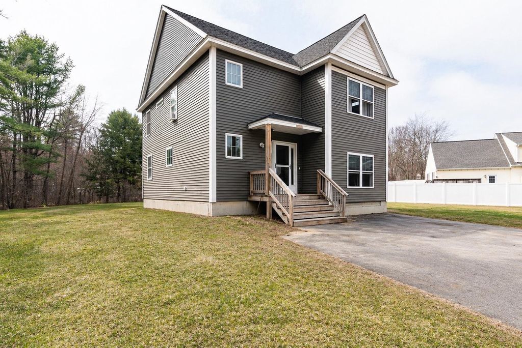 10 Norway Plains Road, Rochester, NH 03868