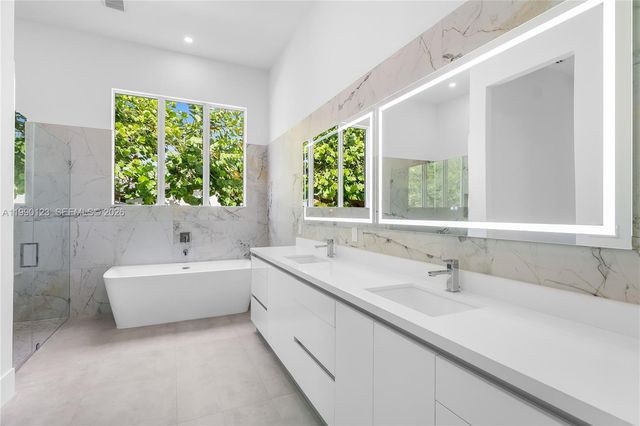 9895 NW 26th St, Doral, FL 33172