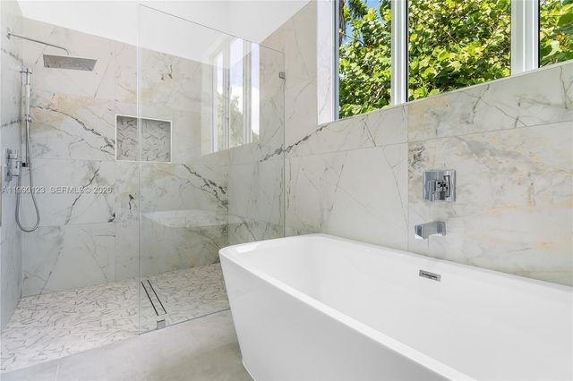 9895 NW 26th St, Doral, FL 33172