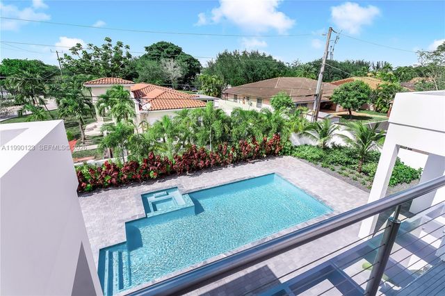 9895 NW 26th St, Doral, FL 33172