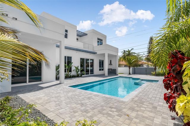 9895 NW 26th St, Doral, FL 33172