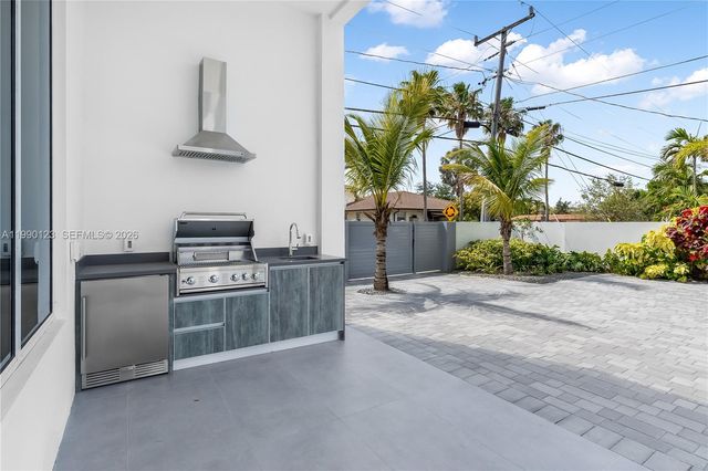 9895 NW 26th St, Doral, FL 33172