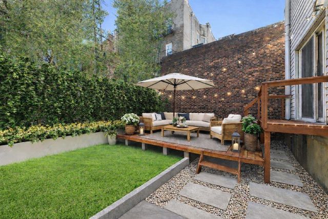 16 CLIFFORD Place, New York City, NY 11222