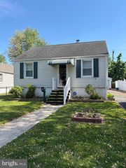 210 PINEWOOD RD, Baltimore, MD 21222
