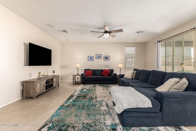 7732 W AGORA Lane, Phoenix, AZ 85043