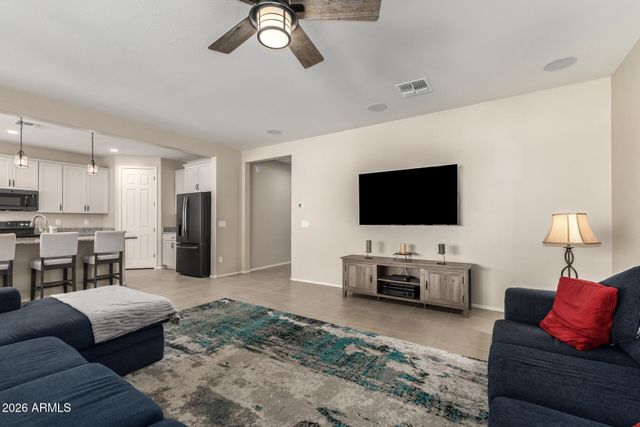 7732 W AGORA Lane, Phoenix, AZ 85043