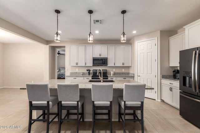 7732 W AGORA Lane, Phoenix, AZ 85043