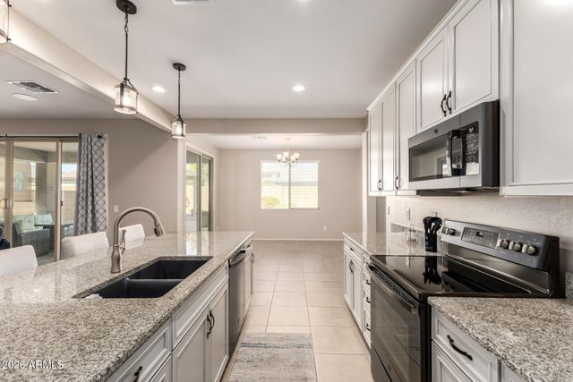 7732 W AGORA Lane, Phoenix, AZ 85043