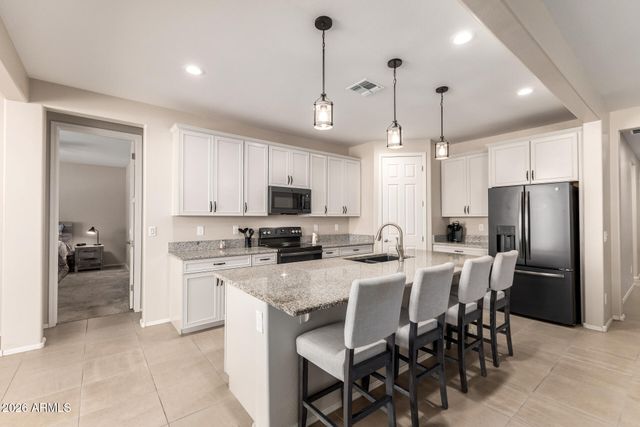 7732 W AGORA Lane, Phoenix, AZ 85043