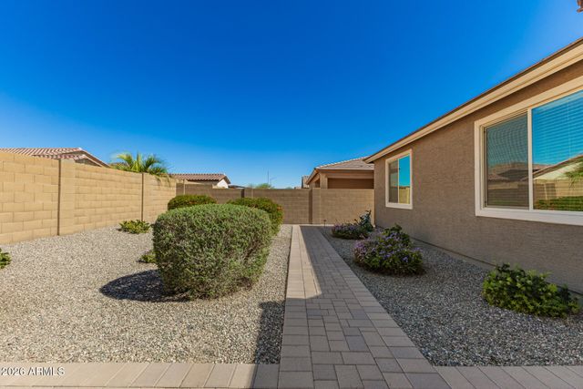 7732 W AGORA Lane, Phoenix, AZ 85043
