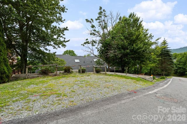 218 Slope View Drive 22, Sugar Mountain, NC 28604