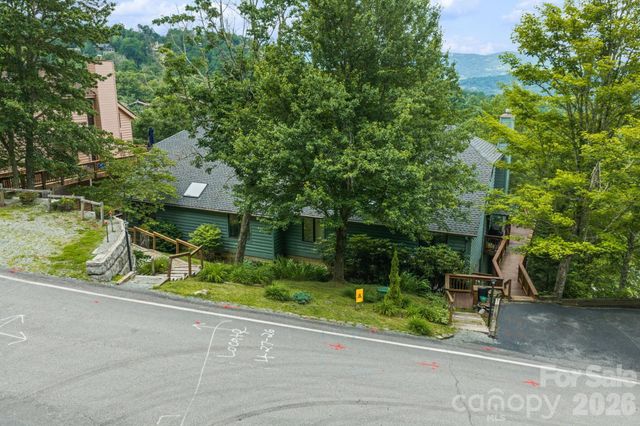 218 Slope View Drive 22, Sugar Mountain, NC 28604