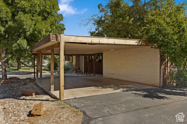 231 S MAIN ST, Hurricane, UT 84737