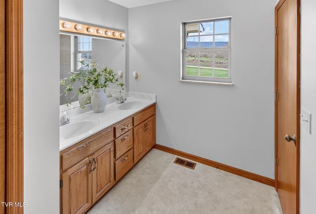 4930 107 Cutoff, Greeneville, TN 37743