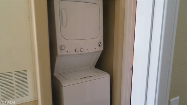 2305 West HORIZON RIDGE Parkway 2822, Henderson, NV 89052