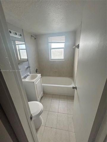 161 NW 15th St 6, Miami, FL 33136