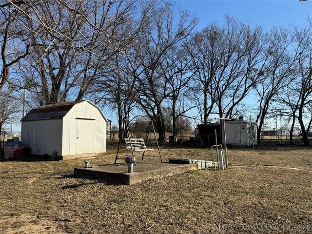 300 Brewer, Savanna, OK 74501