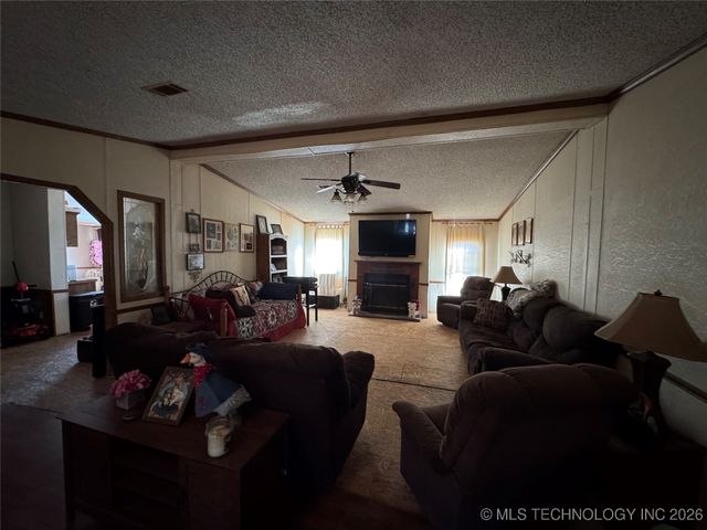 300 Brewer, Savanna, OK 74501