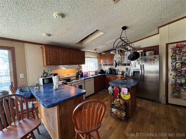 300 Brewer, Savanna, OK 74501