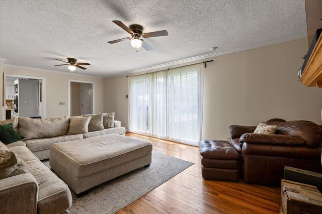 505 Thomas Drive, Rossville, GA 30741