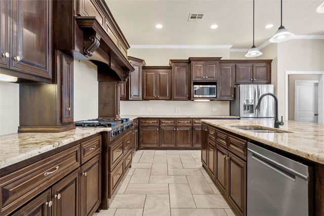 2743 Tokio Road, West, TX 76691