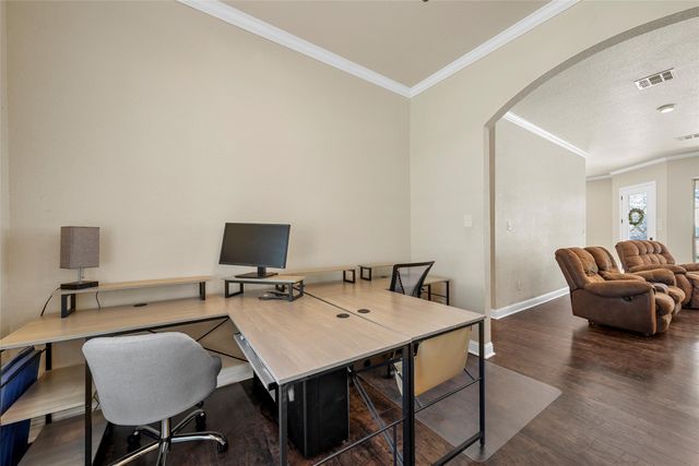 2743 Tokio Road, West, TX 76691