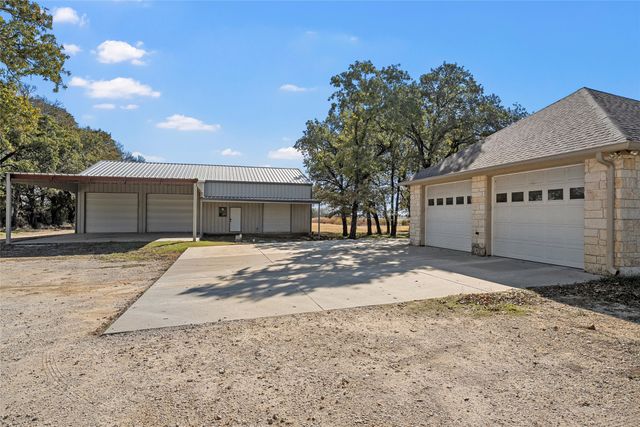 2743 Tokio Road, West, TX 76691