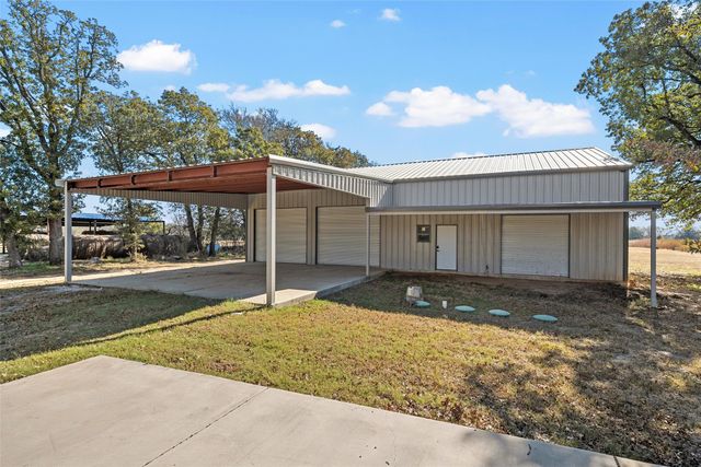2743 Tokio Road, West, TX 76691