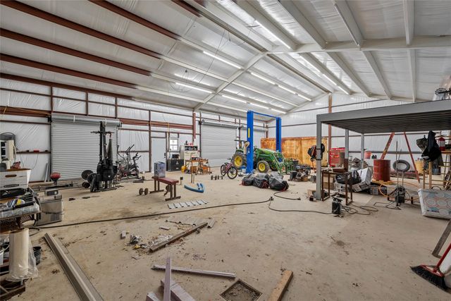 2743 Tokio Road, West, TX 76691