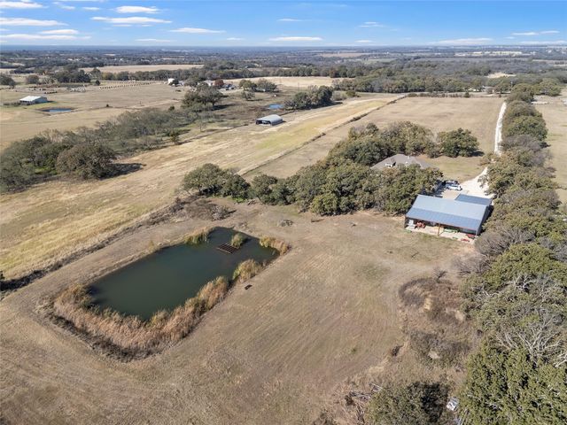 2743 Tokio Road, West, TX 76691