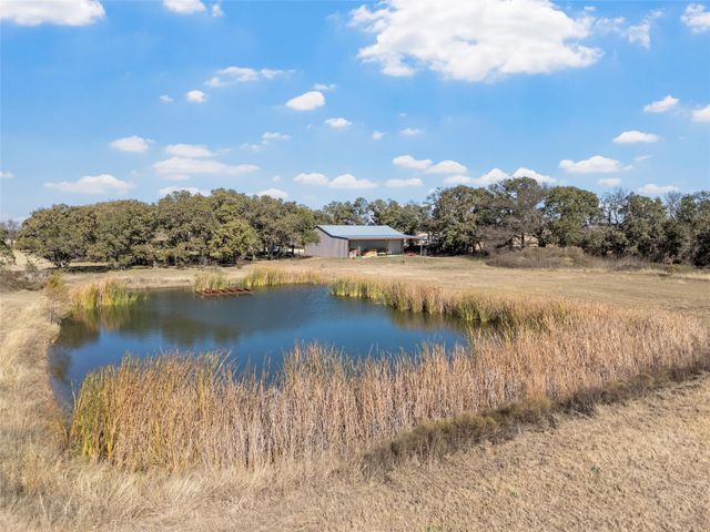 2743 Tokio Road, West, TX 76691