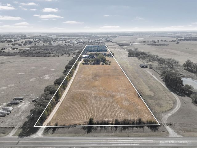 2743 Tokio Road, West, TX 76691