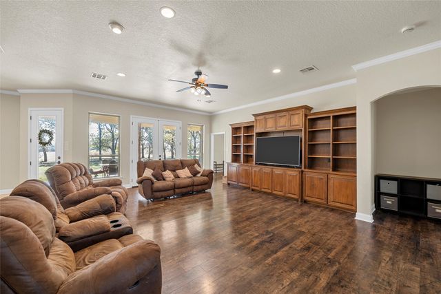 2743 Tokio Road, West, TX 76691