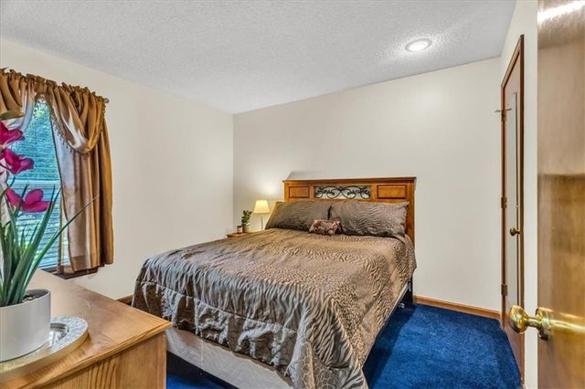 1401 NW Birdseye Court, Blue Springs, MO 64015