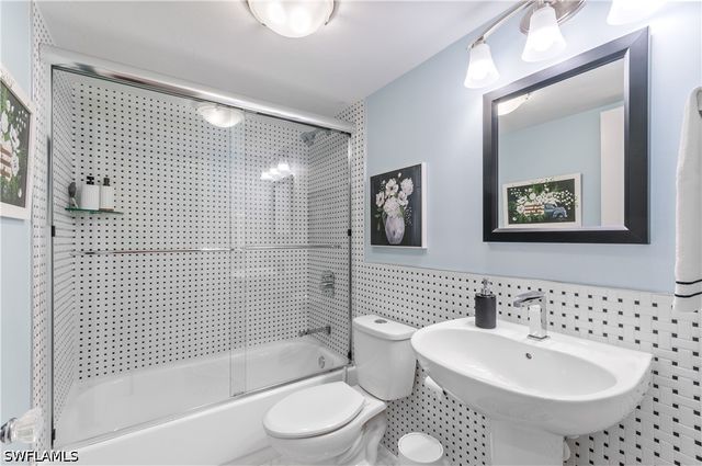 1223 Commonwealth CIR 102, Naples, FL 34116