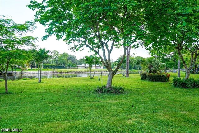 1223 Commonwealth CIR 102, Naples, FL 34116